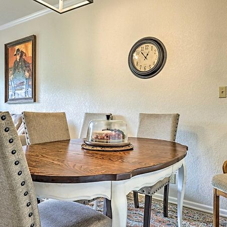 Modern Lakeside Golf Course Retreat With Deck! Canyon Lake Bagian luar foto