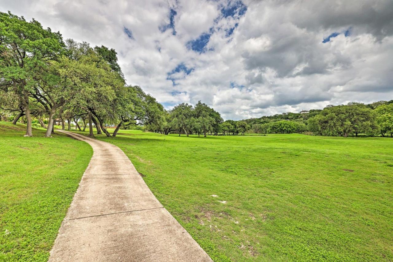 Modern Lakeside Golf Course Retreat With Deck! Canyon Lake Bagian luar foto