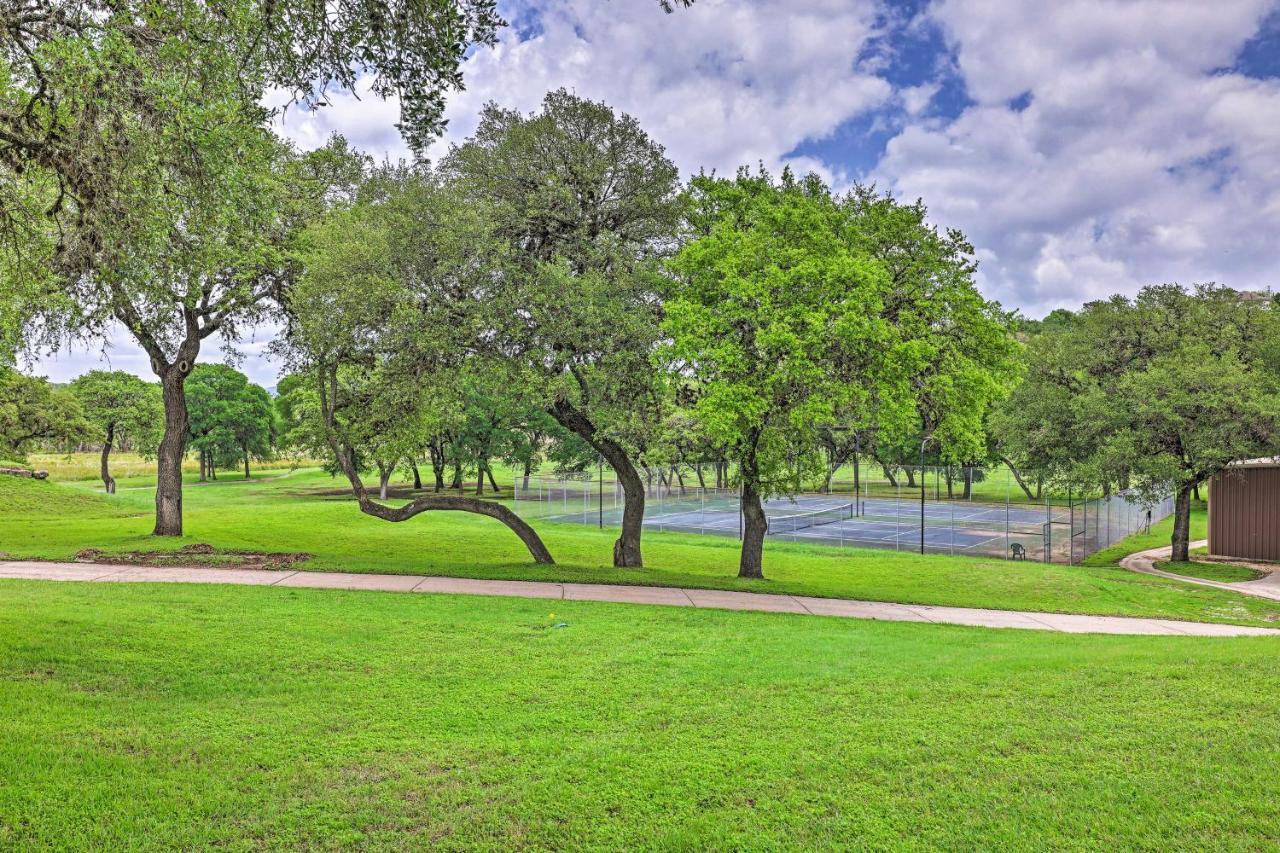 Modern Lakeside Golf Course Retreat With Deck! Canyon Lake Bagian luar foto