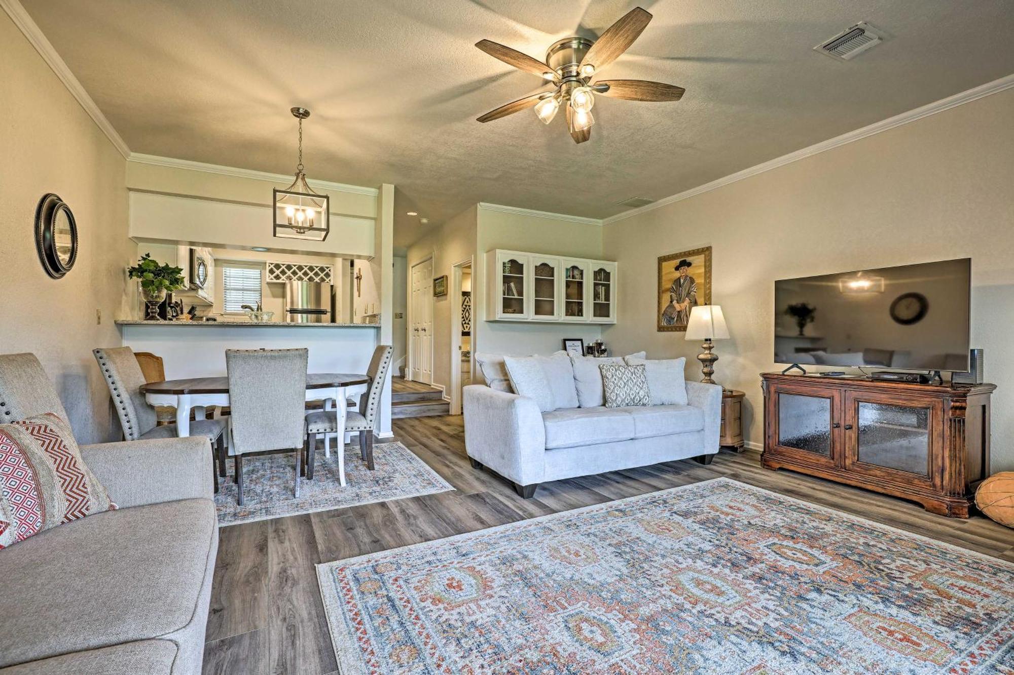 Modern Lakeside Golf Course Retreat With Deck! Canyon Lake Bagian luar foto