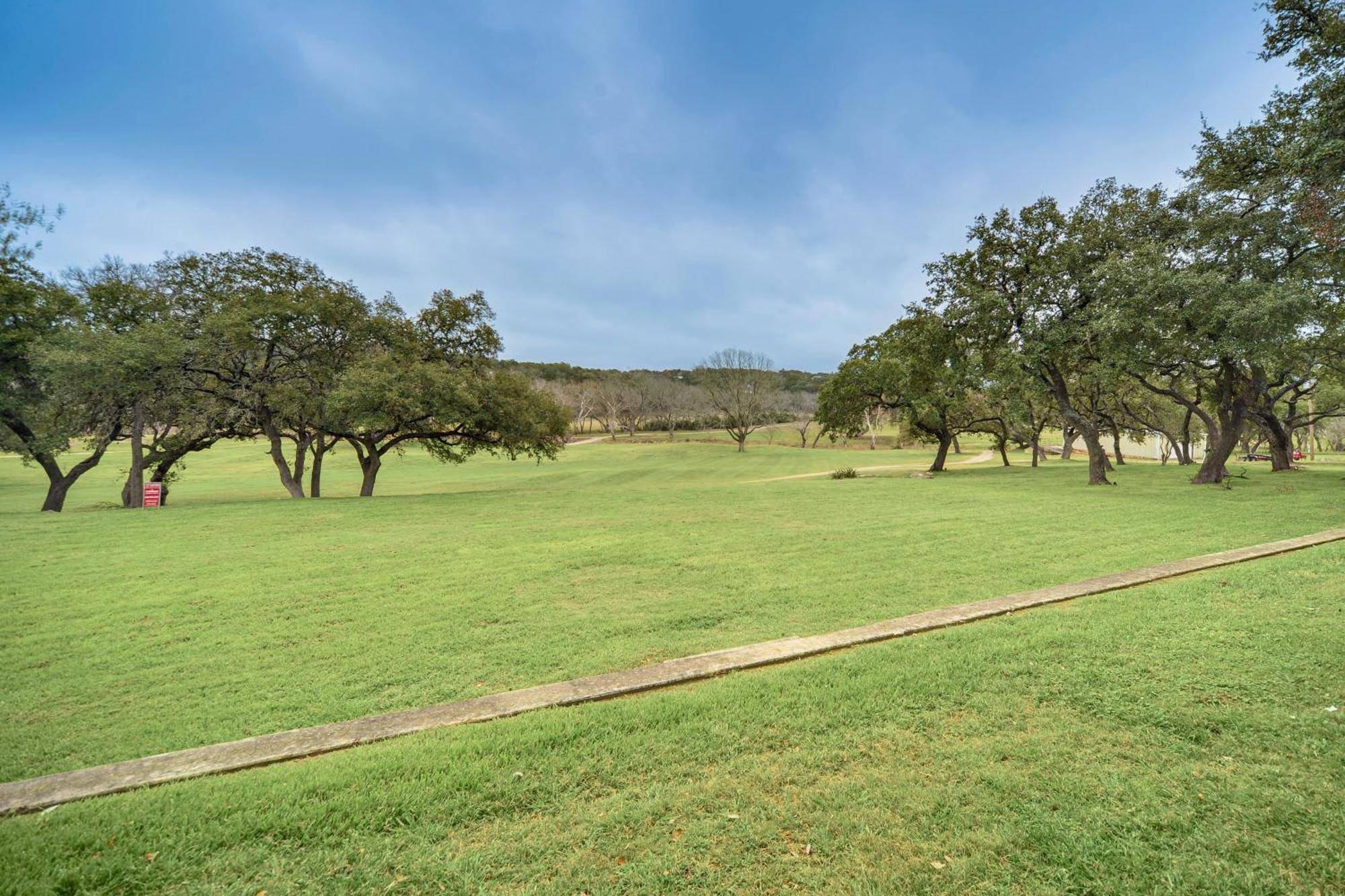 Modern Lakeside Golf Course Retreat With Deck! Canyon Lake Bagian luar foto